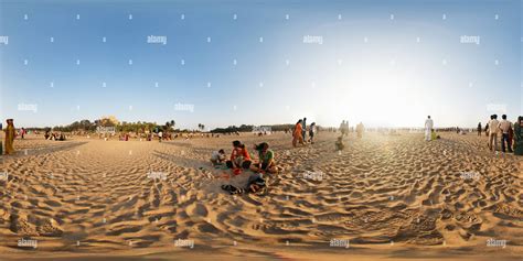 360° view of Aksa Beach Mumbai - Alamy