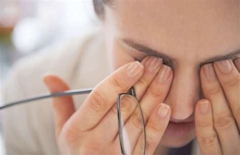 Ocular Migraine: 10 Symptoms of Ocular Migraine