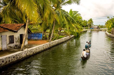 Explore the interiors of Kuttanad - Kerala Home Page