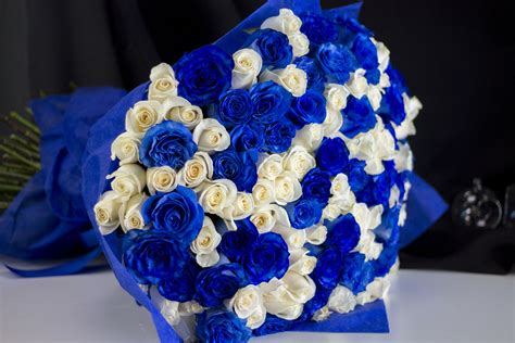 Long Stemmed Rose Bouquet with 100 White and Blue Roses | Luxury flowers, Rose bouquet, Blue and ...