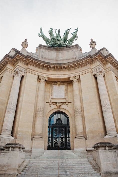 The Grand Palais Art Gallery Building in Paris · Free Stock Photo