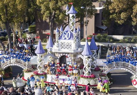 Disneyland Rose Parade Float (Disney Pictures & Video) - The Geek's ...