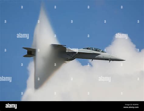 Sound barrier plane hi-res stock photography and images - Alamy