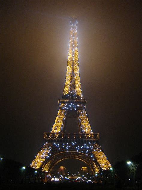 Eiffel Tower with Christmas Lights Travel Sites, Places To Travel, Places To See, Fun Travel ...