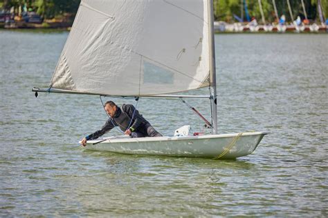 Small Sailboat Types: A Guide to Choosing the Perfect Vessel