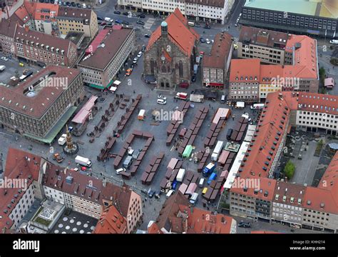 Nuremberg, Germany. 16th Nov, 2017. The market stalls of the Nuremberg ...