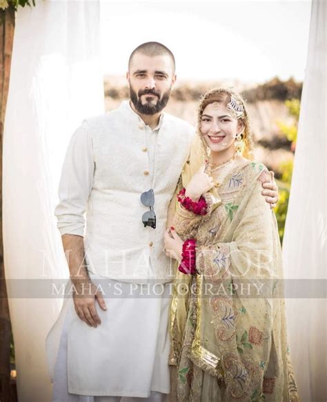 Hamza Ali Abbasi Wife Naimal Khawar - 30 Beautiful Pictures | Reviewit.pk