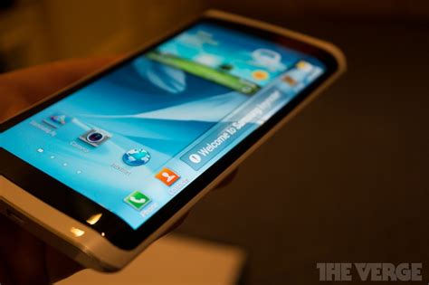 CES 2013: Samsung Shows off Curved OLED Phone…Because They Can - Lowyat.NET