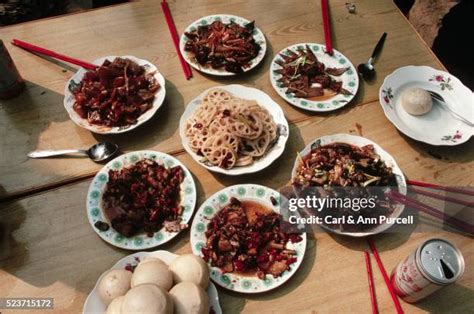 105 Chinese Banquet Table Setting Stock Photos, High-Res Pictures, and ...