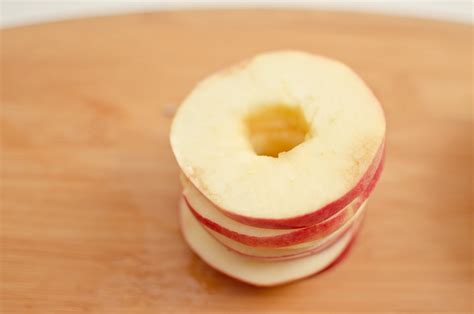 Crunchy Peanut Butter and Apple Slices - A Grande Life