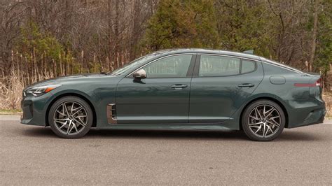 Review: 2022 Kia Stinger delivers performance value in a comfortable package