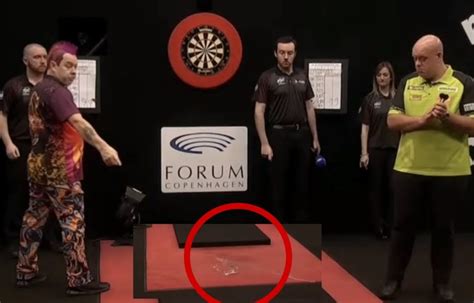 VIDEO: Darts Fan Throws Beer At Peter Wright at Nordic Darts Masters ...