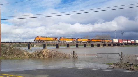 Flooding in Snohomish - YouTube