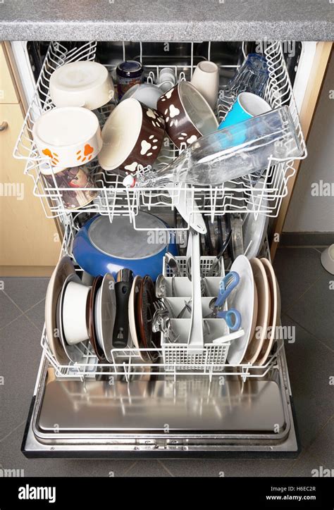 automatic dishwasher machine Stock Photo - Alamy