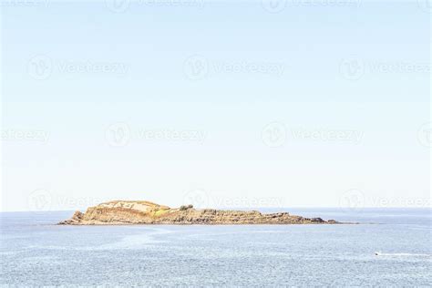 Little island view 14446400 Stock Photo at Vecteezy