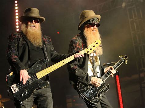 Zz Top : ZZ Top Bassist Dusty Hill Dead at 72 _ 4 904 142 tykkäystä ...