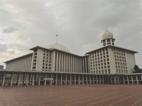 Grand Istiqlal Mosque | Mosque, Southeast asia, Amazing architecture