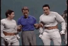 Pump You Up Hans And Franz GIF - Pump You Up Hans And Franz Arnold Schwarzenegger - Discover ...