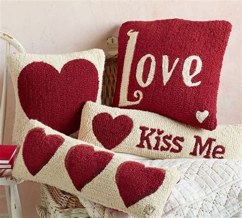 Pure Love Pillow | Valentines pillows, Hand hooked pillows, Rug hooking ...