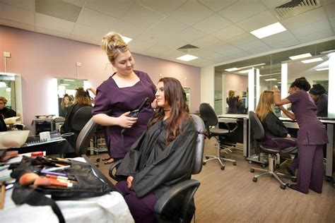 7 Essential Services in a Beauty Salon