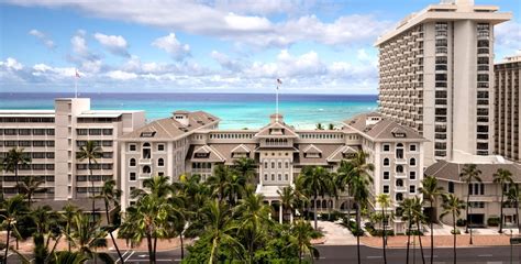 Hotels in Honolulu Hawaii | Moana Surfrider A Westin Resort & Spa | Historic Hotels of America