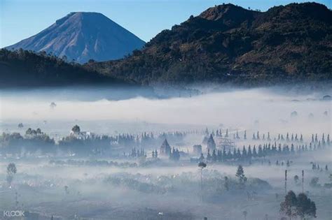 2D1N Sikunir Sunrise, Dieng Plateau and Borobudur Temple Tour Tour from ...