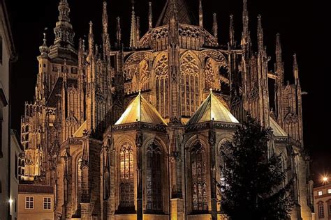 Prague Castle by Night Guided Tour 2024