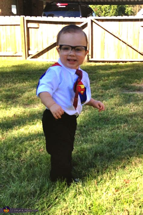 DIY Clark Kent Costume for Babies - Photo 2/4