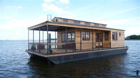 Explore House Boat Living at Lake Powell