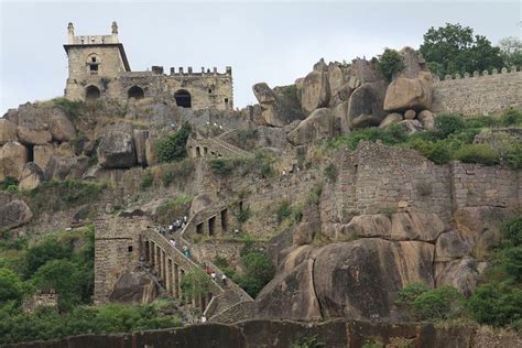 The city of Golconda was the center of a flourishing diamond trade and was renowned for its ...