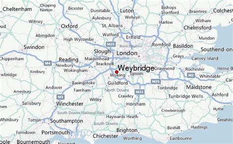 Weybridge Railway Station (WYB) | Luton, Weybridge, Basildon