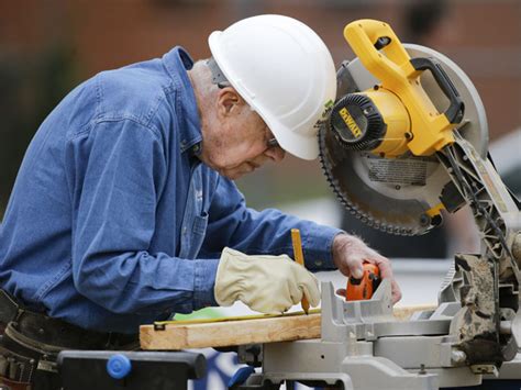 Jimmy Carter Helps Build Habitat for Humanity House in Memphis | November 6, 2015 | Headlines ...