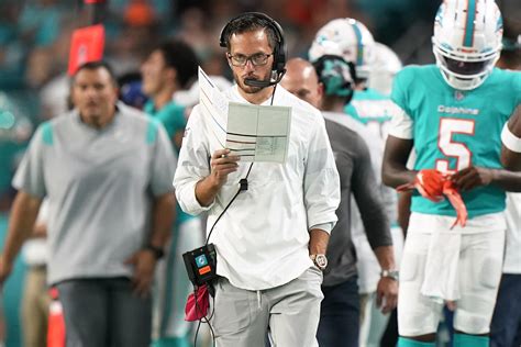 With new coach, playmakers, Dolphins hope for AFC resurgence | AP News