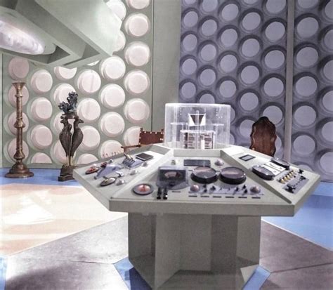 TARDIS console room | Classic doctor who, Doctor who tardis, Doctor who books