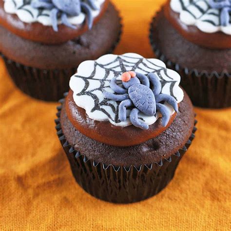 Fun Spooky Spider Web Halloween Cupcakes - Jessica Gavin