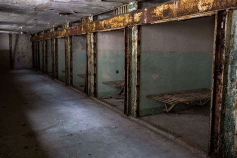 21 Pictures that Prove that Eastern State Penitentiary is the Creepiest ...