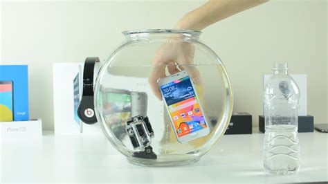 Samsung Galaxy S5 Fully Waterproof? (Dunk Test) - YouTube