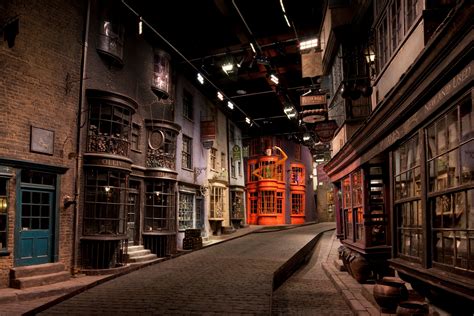 Harry Potter Studio Tour at Leavesden - Girl in the Lens