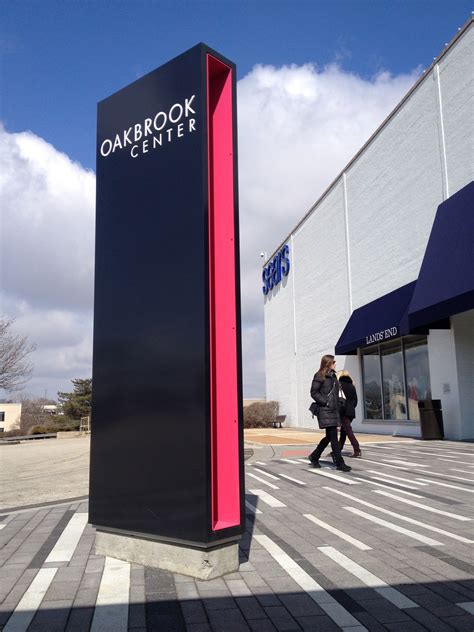 Oakbrook Center . pedestrian identity | Exterior signage, Wayfinding ...