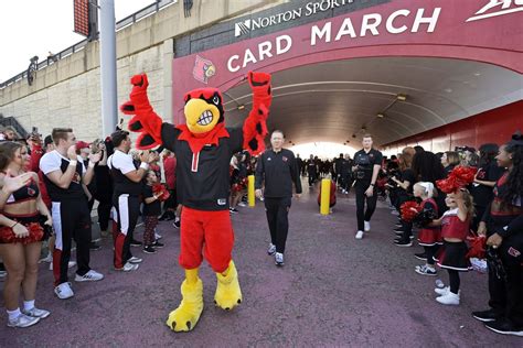 Bowl Projections for Louisville Football After Week 9 - Card Chronicle