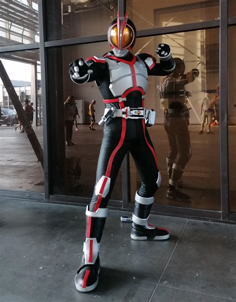 COMPLETE(d) my second Kamen Rider suit - this time Kamen Rider Faiz cosplay! : r/KamenRider