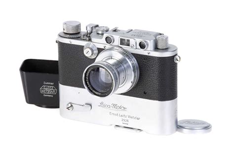 Lot 7 - A Leica IIIa Rangefinder Camera,