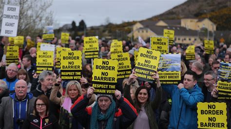 Hundreds take part in border protests against Brexit