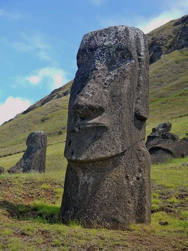 Rano Raraku | Abandoned Moai sculptures at Easter Island (Ra… | Flickr