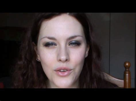 Make Up Tutorial: Grey Wood - YouTube