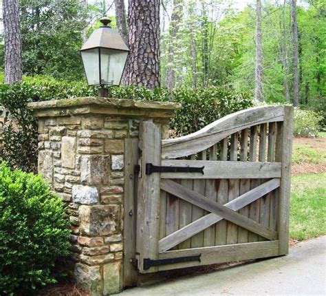 Entry gate | Wood gate, Driveway entrance, Farm gate