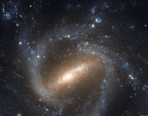 'Milky Way's Twin': New Hubble Image Of Barred Spiral Galaxy NGC 1073 ...