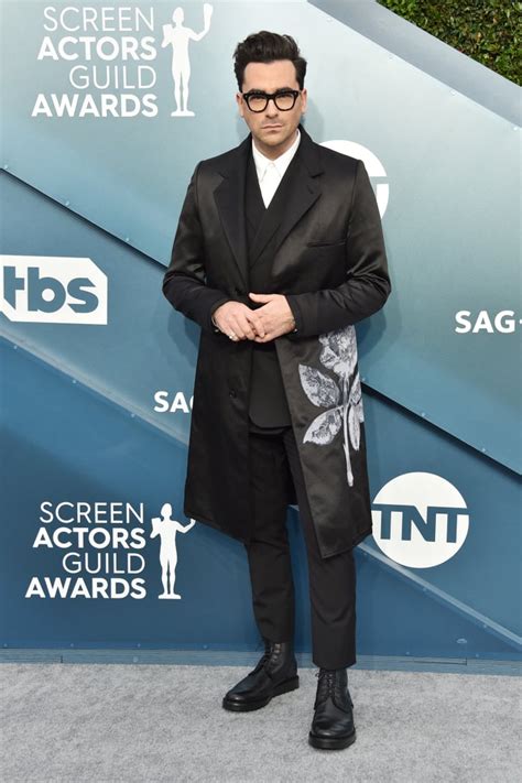 Dan Levy Wore a Rose Jacket to the SAG Awards 2020 | POPSUGAR Fashion