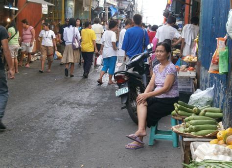 Palengke fare: Market in Malinta, Valenzuela