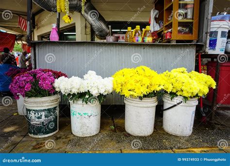 Selling Flowers at Street Market Editorial Stock Photo - Image of bloom ...